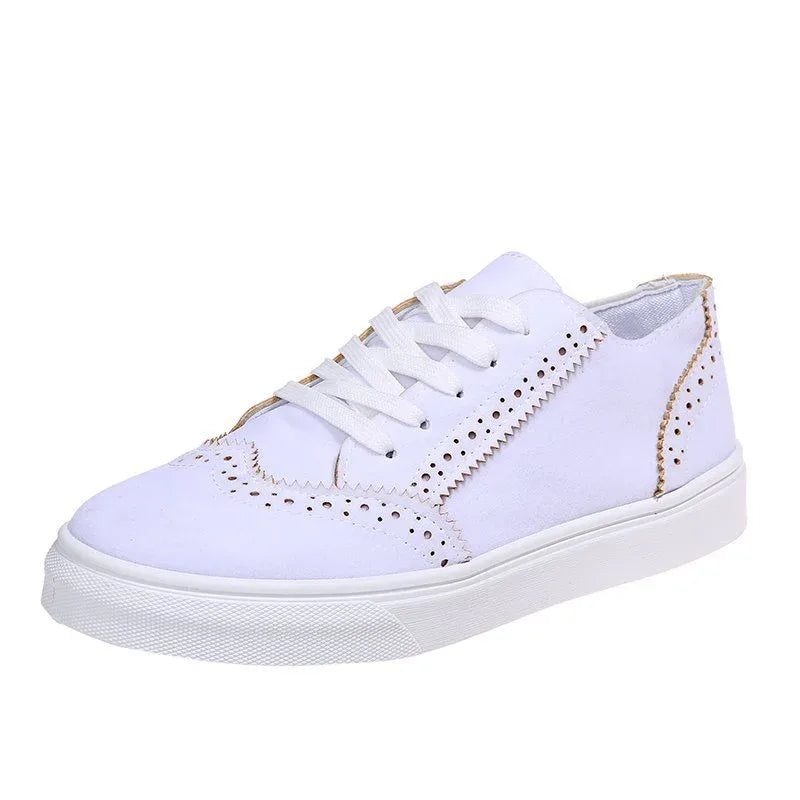 Chaussures plates peu profondes à lacets pour femme à bout rond