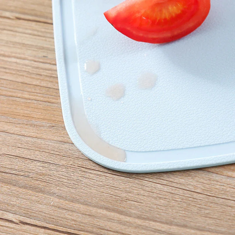 Planche à découper polyvalente en plastique fonctionnelle pour la cuisine