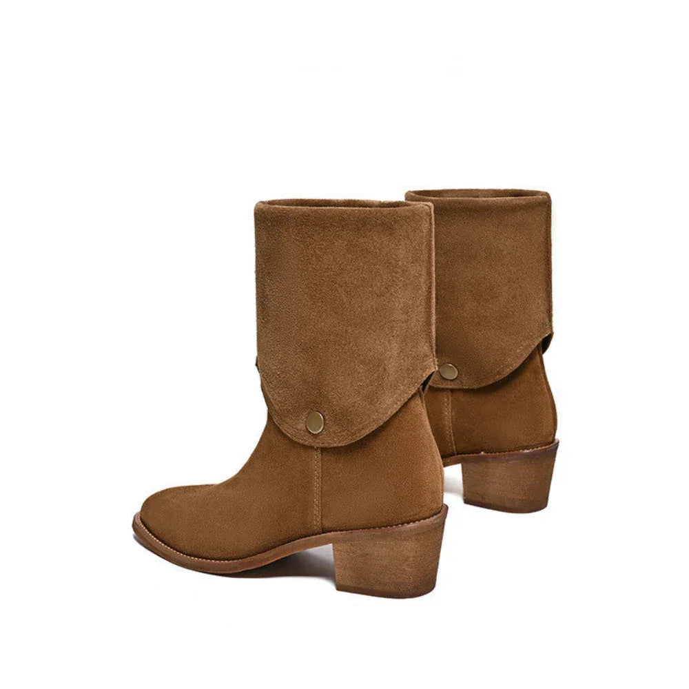 Bottes courtes en cuir de vachette mat, de style western, à bout pointu, pour femmes