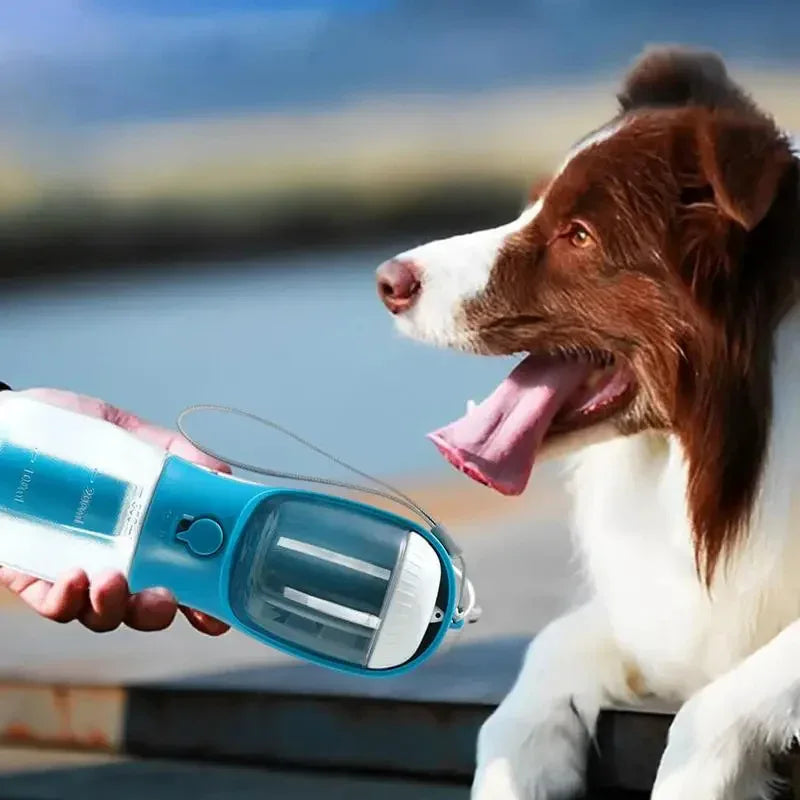 Gobelet à eau pour chien, compartiment pour sacs poubelles, distributeur de nourriture, bouteille d'eau portable multifonction trois-en-un pour petits animaux de compagnie