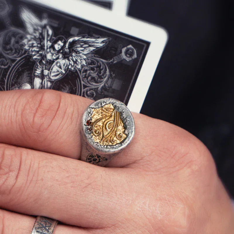 Bague en cuivre incrustée d'argent, l'œil d'Horus, trésor du Pharaon
