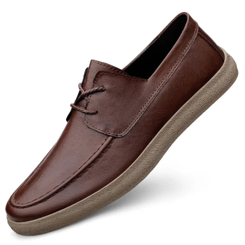 Atmungsaktive Herren-Slipper aus Leder im Retro-Stil