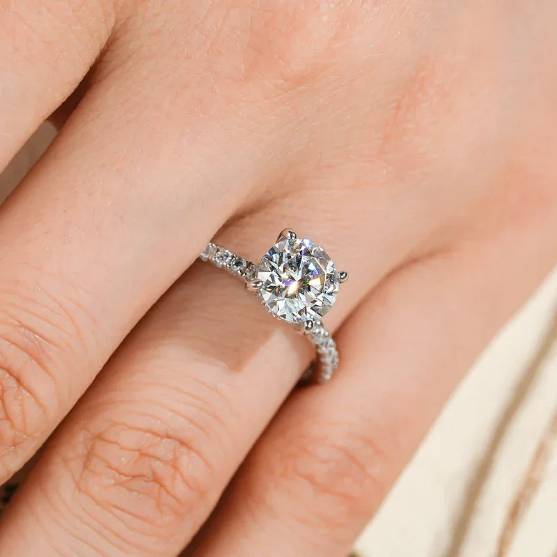 Bague de créateur en moissanite 2 carats pour femme