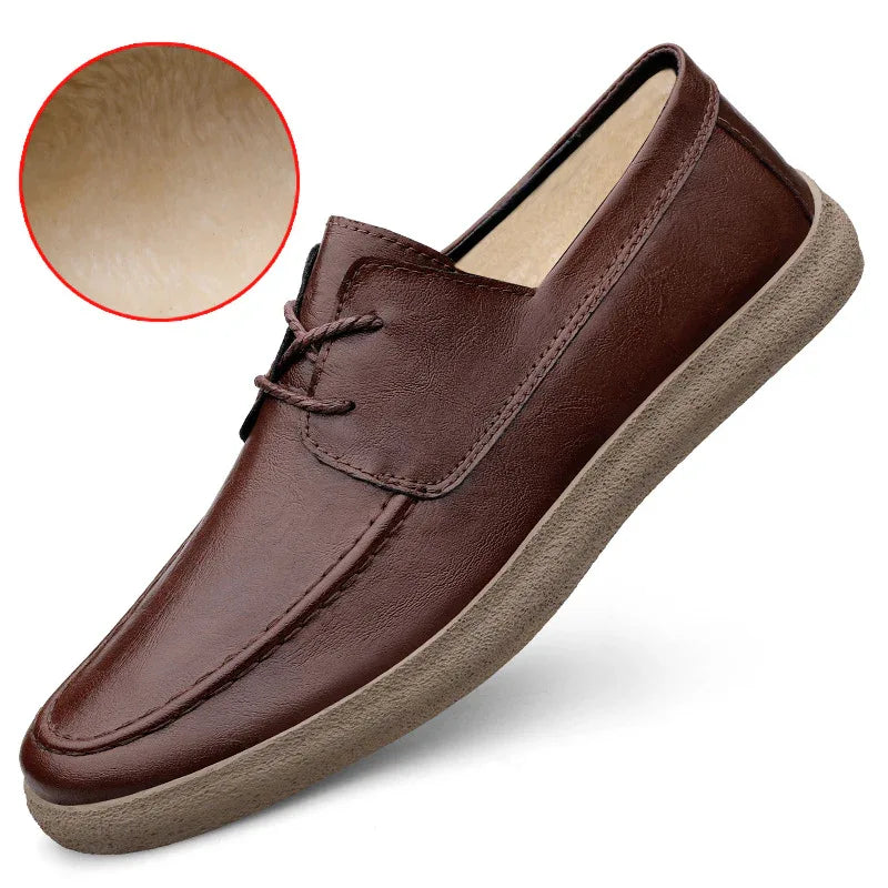 Atmungsaktive Herren-Slipper aus Leder im Retro-Stil