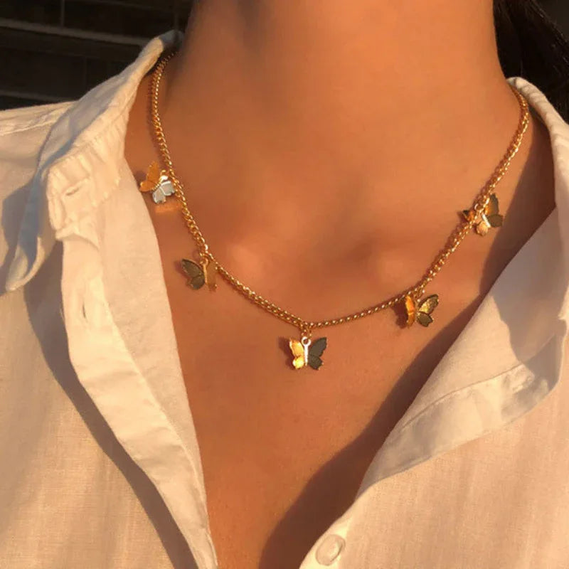 Collier avec pendentifs papillons dorés mignons à la mode pour femme