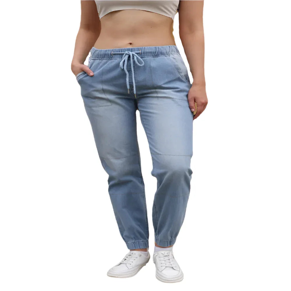 Freizeitjeans für Damen aus hellblauem elastischem Denimstoff