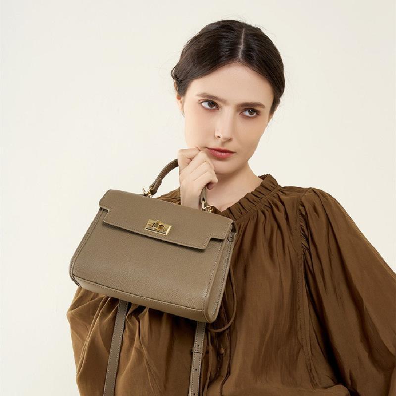 Handtasche aus echtem Leder mit verstellbarem Schulterriemen
