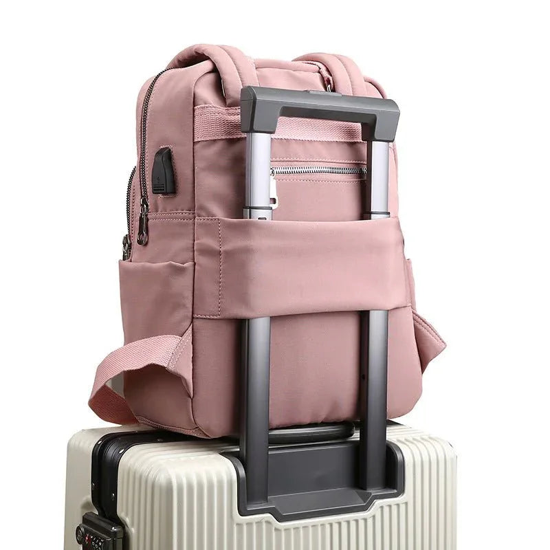 Damen-Rucksack mit großem Fassungsvermögen, vielen Taschen und integriertem USB-Ladeanschluss