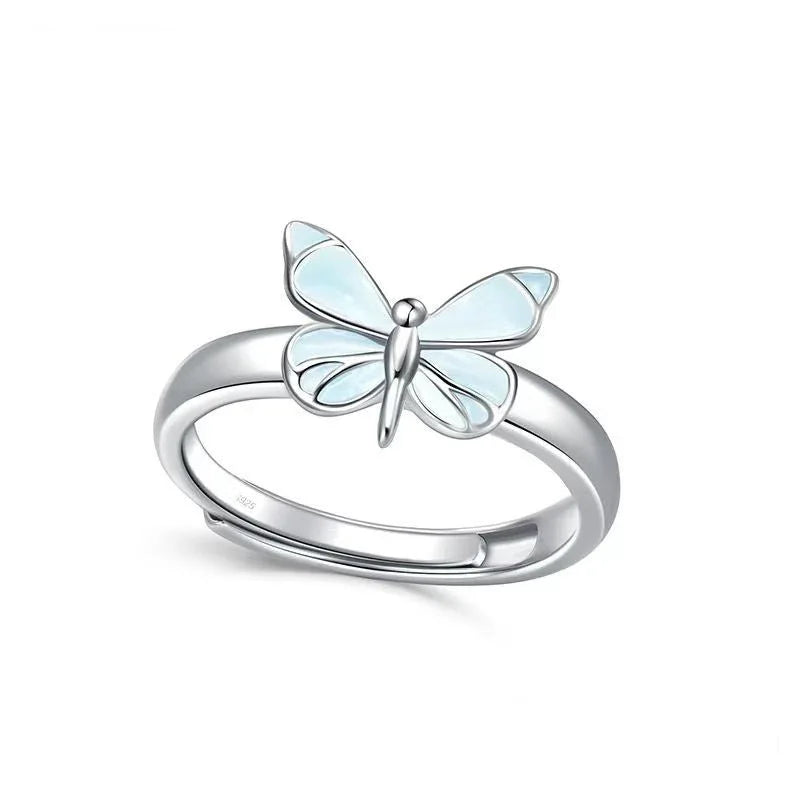 Leuchtender blauer Schmetterlingsring