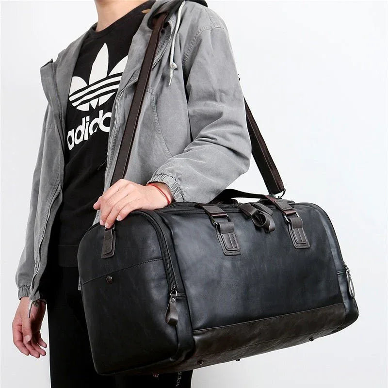 Herren-Reisetasche aus Leder mit abnehmbarem Schultergurt
