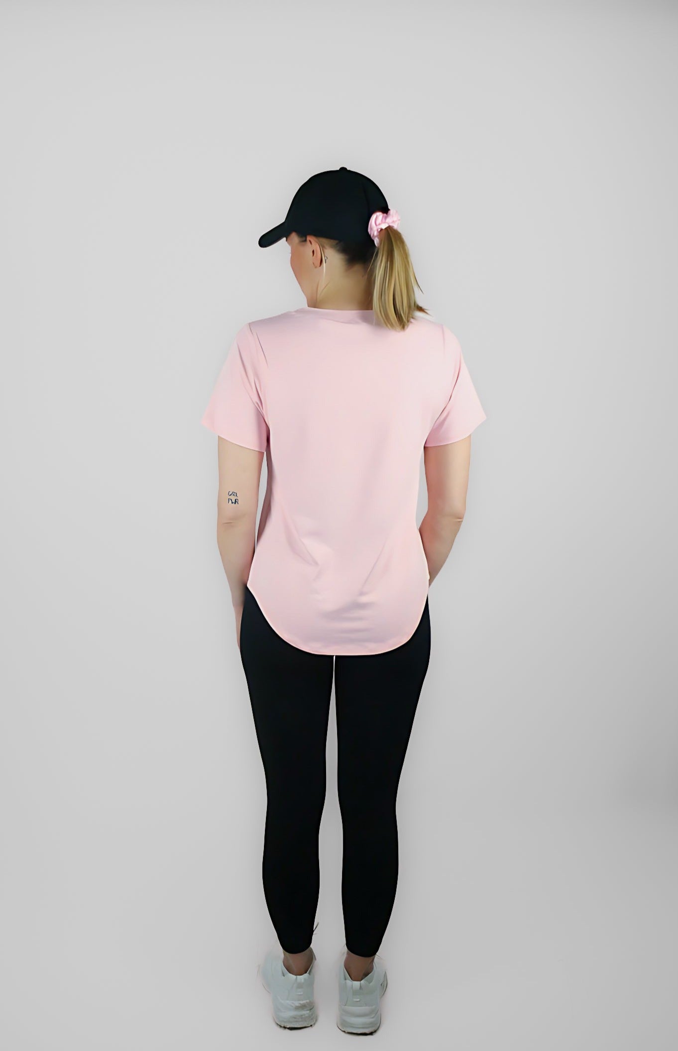 MISS ON ROUNDED T-shirt