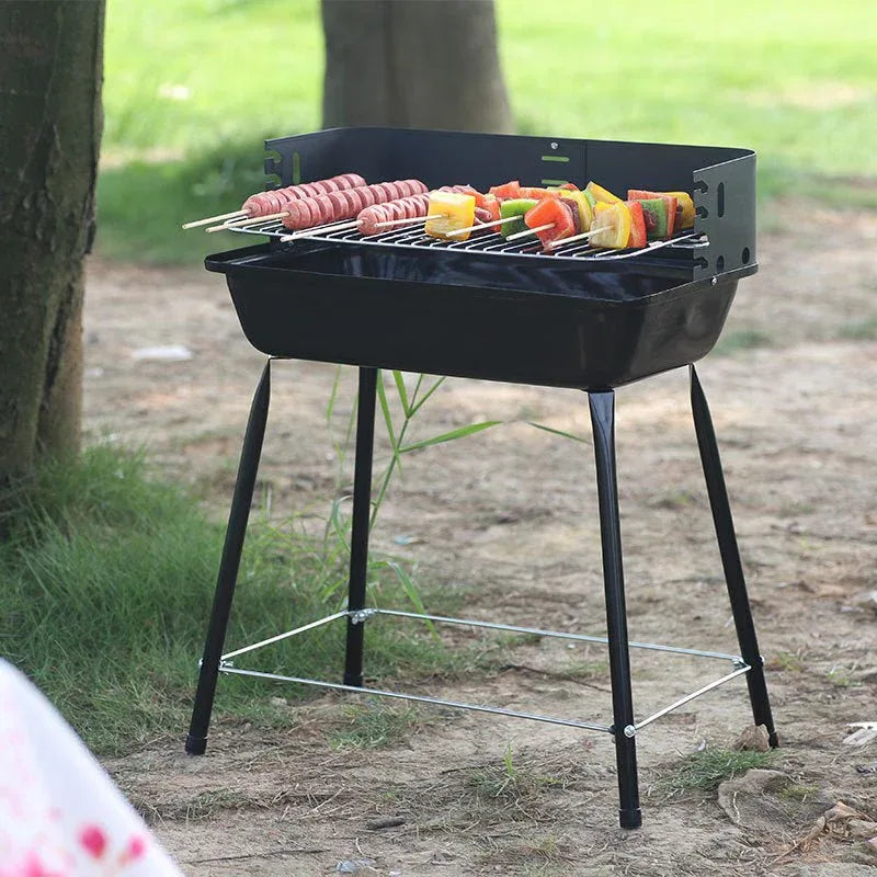 Tragbarer einfacher Outdoor-Grill für Camping und Outdoor-Einsatz