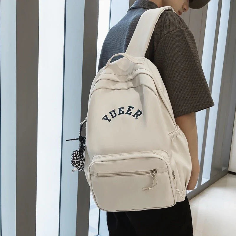 Einfacher Unisex Schul- und Arbeitsrucksack mit mehreren Fächern