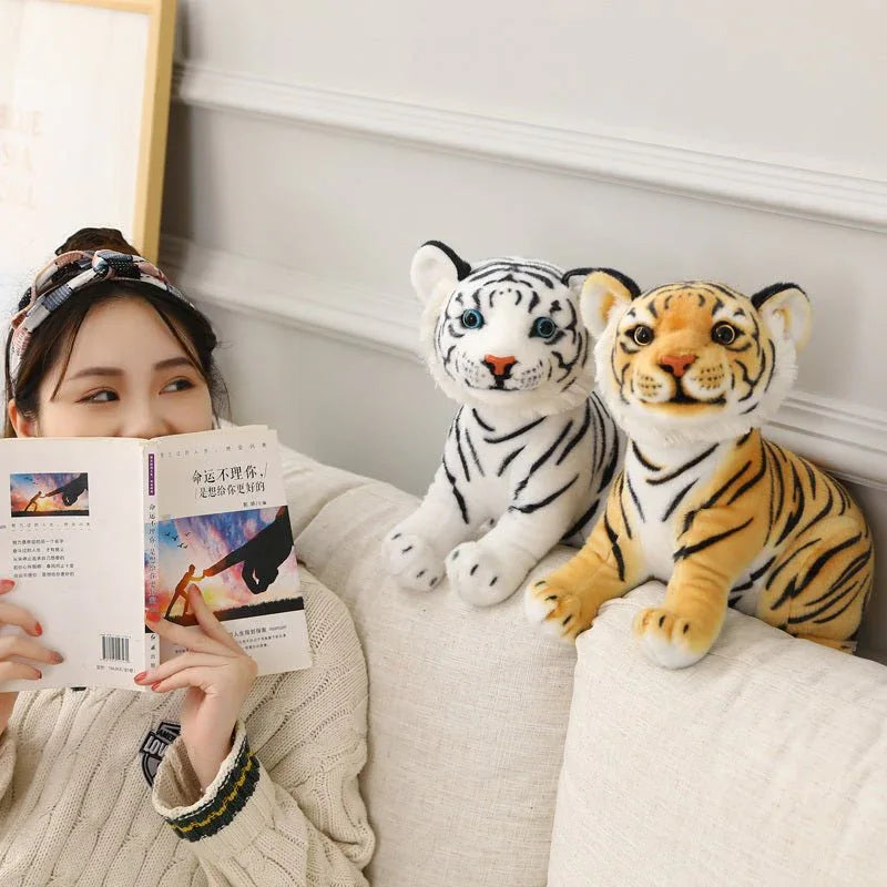 Sitzende Tigerpuppen, Plüschtiere