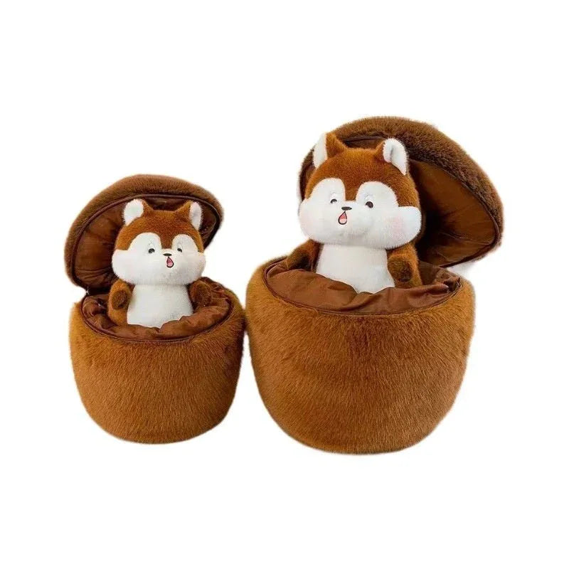 Eichhörnchen-Plüschtier mit Eichel