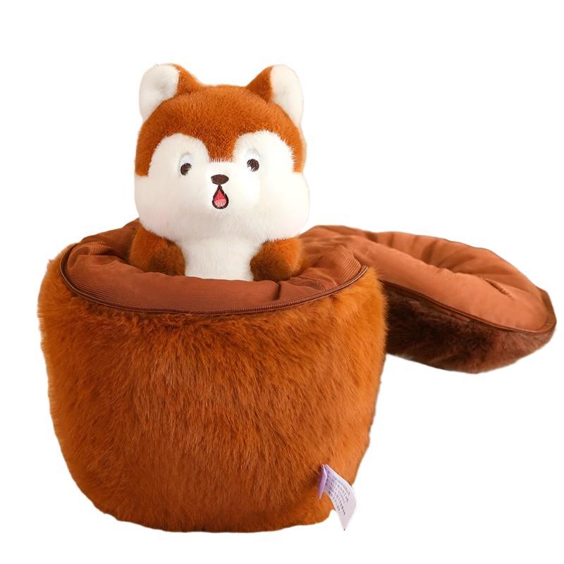 Eichhörnchen-Plüschtier mit Eichel