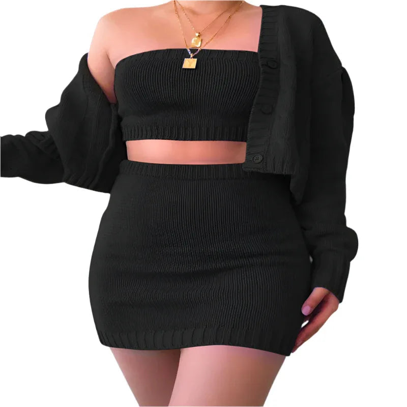 Ensemble trois pièces pull court et jupe