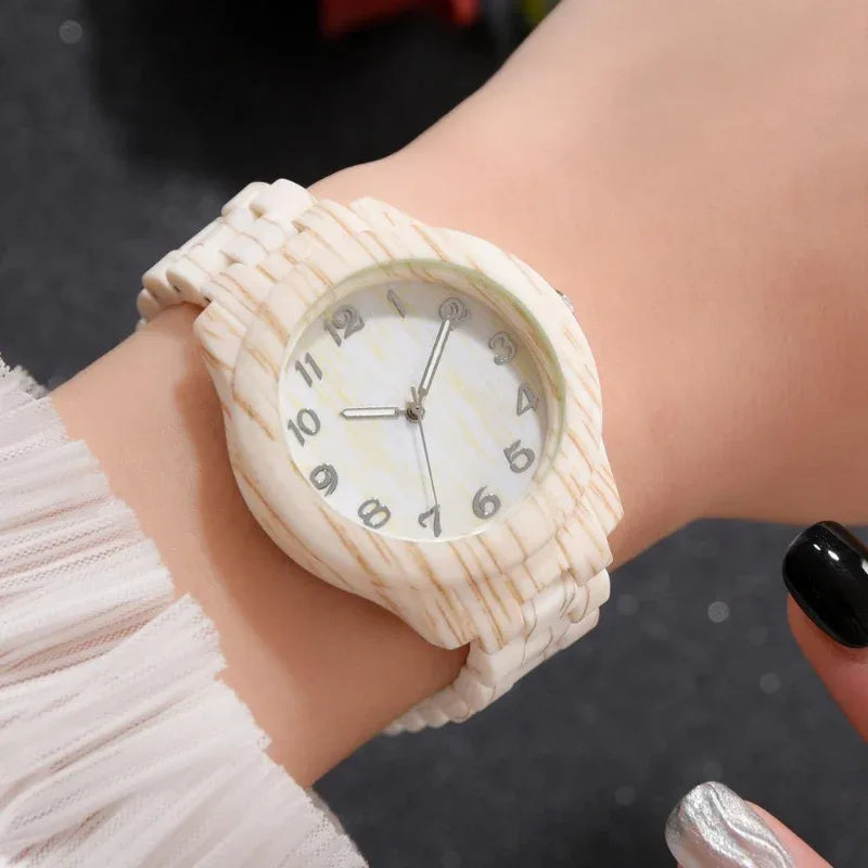 Montre à quartz en bois pour femme