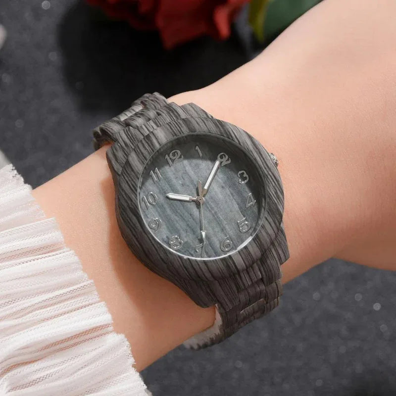 Montre à quartz en bois pour femme
